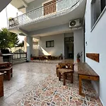 Hanna\'S Hostel