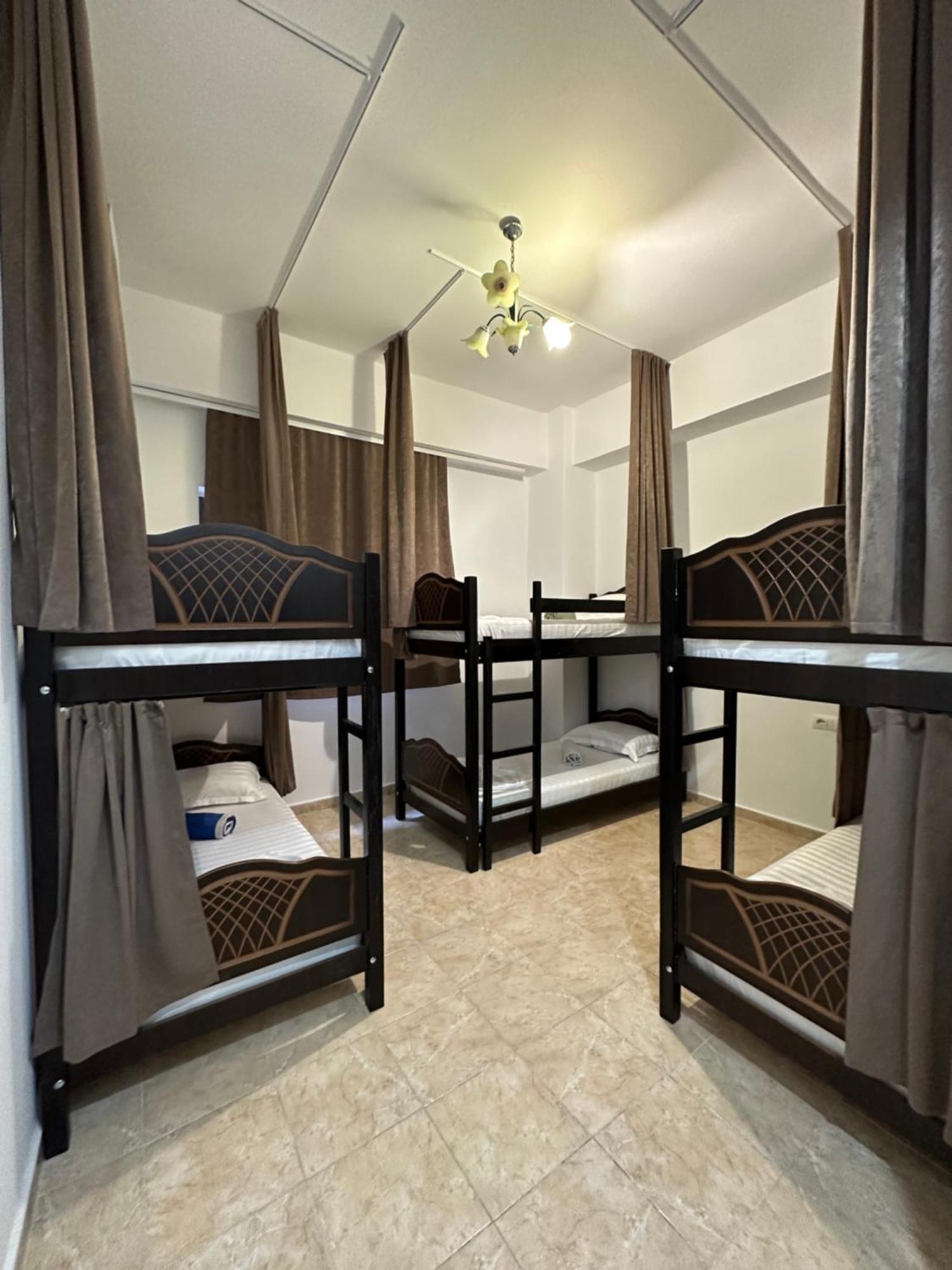 Hanna's Hostel *